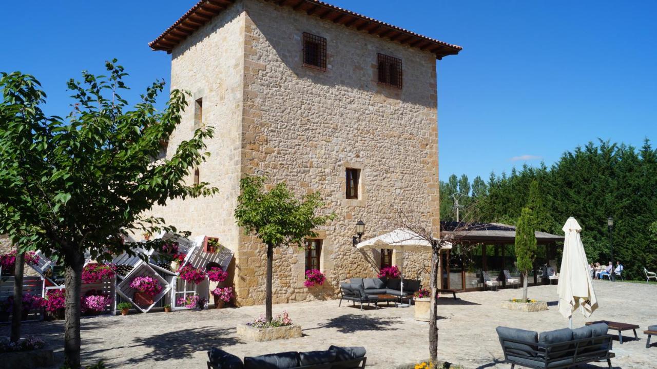 Posada Torre Palacio La Taxuela Villanueva la Lastra Luaran gambar