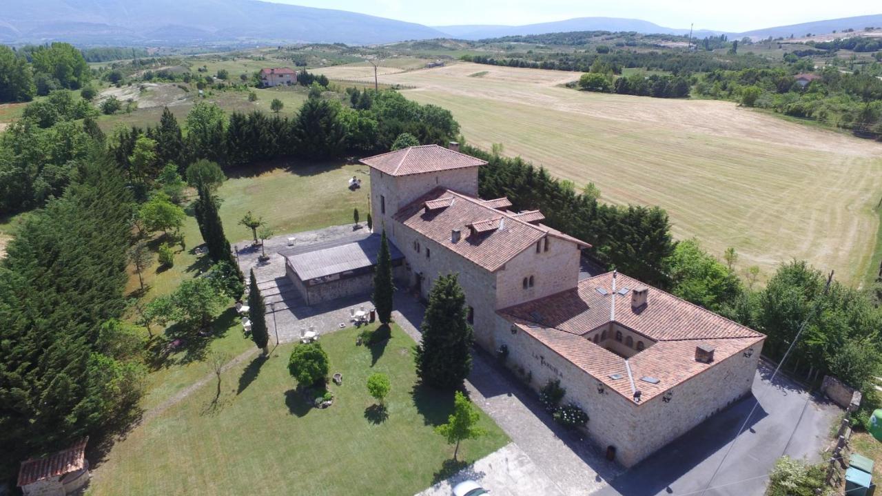 Posada Torre Palacio La Taxuela Villanueva la Lastra Luaran gambar