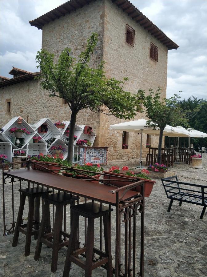 Posada Torre Palacio La Taxuela Villanueva la Lastra Luaran gambar