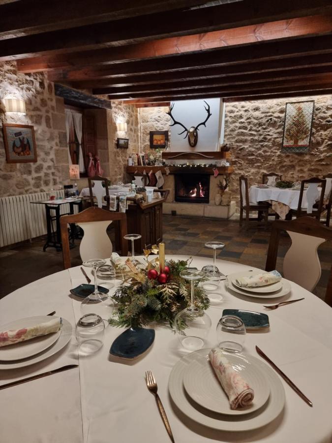 Posada Torre Palacio La Taxuela Villanueva la Lastra Luaran gambar