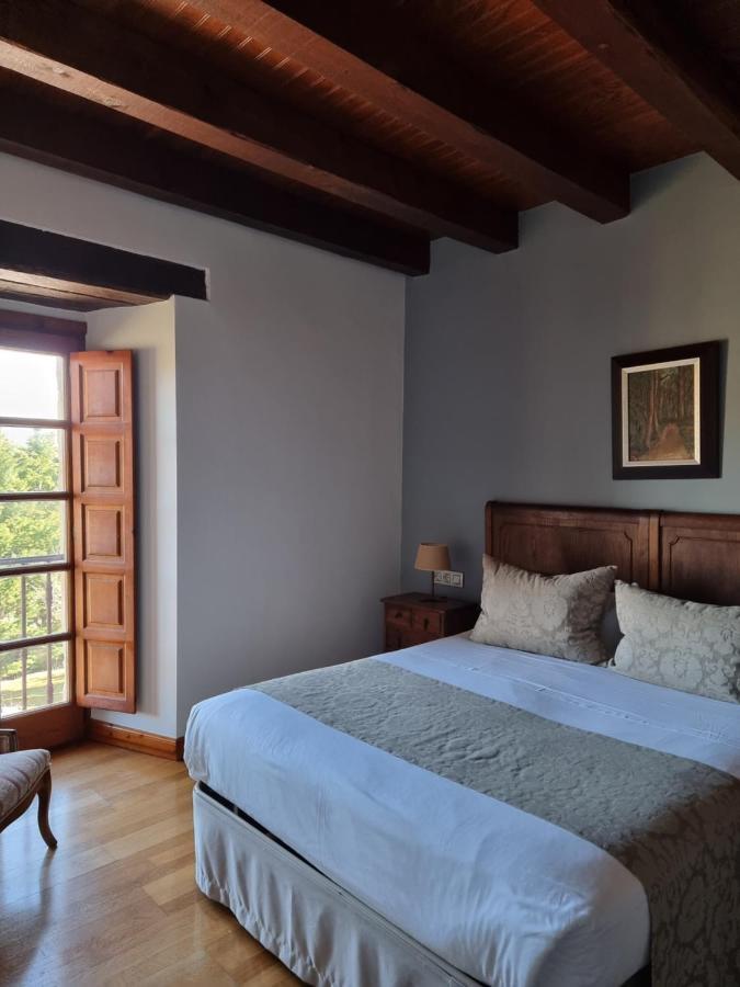 Posada Torre Palacio La Taxuela Villanueva la Lastra Luaran gambar