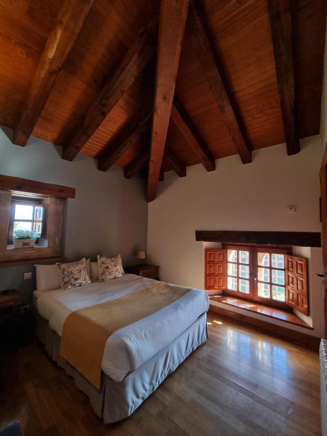 Posada Torre Palacio La Taxuela Villanueva la Lastra Luaran gambar
