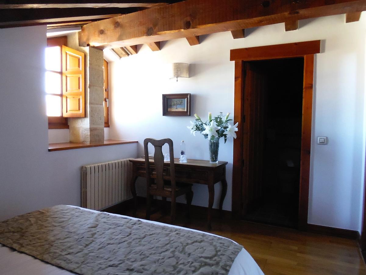 Posada Torre Palacio La Taxuela Villanueva la Lastra Luaran gambar